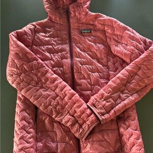 Patagonia Women's rose colored Puffer Jacket
